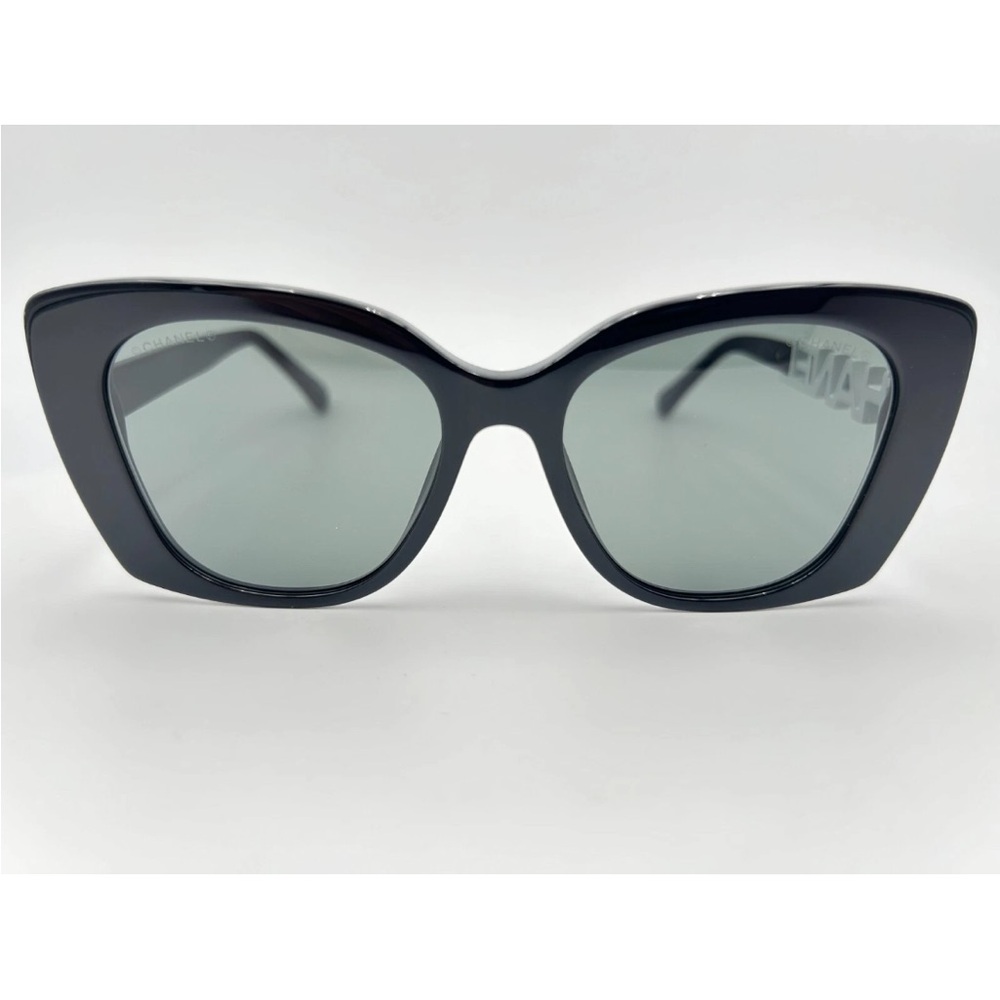 CHANEL Black Cat-Eye Sunglasses with Gray Lenses